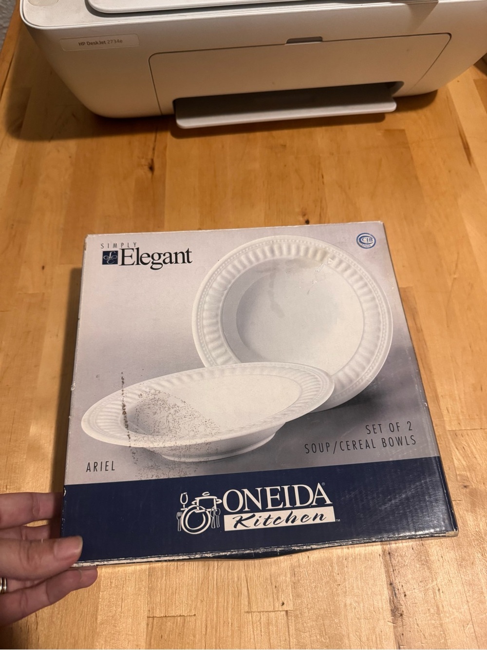 Oneida White Ariel Soup/Cereal Bowls - Set of 2